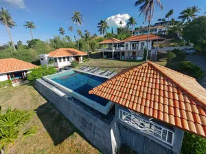 Stunning 5 Bedrooms Sea View